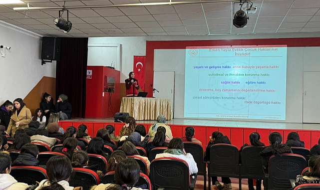 Kağızman'da kız öğrencilerine seminer