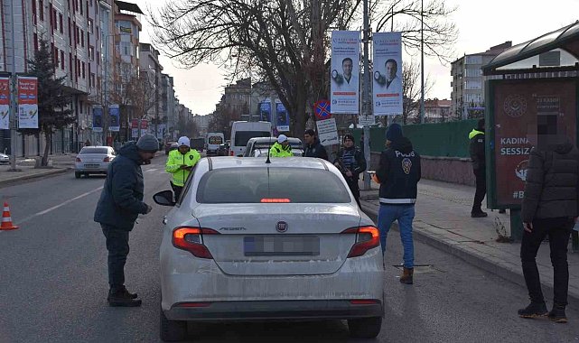Kars polisi, okul çevrelerinde denetimlerini sıklaştırdı