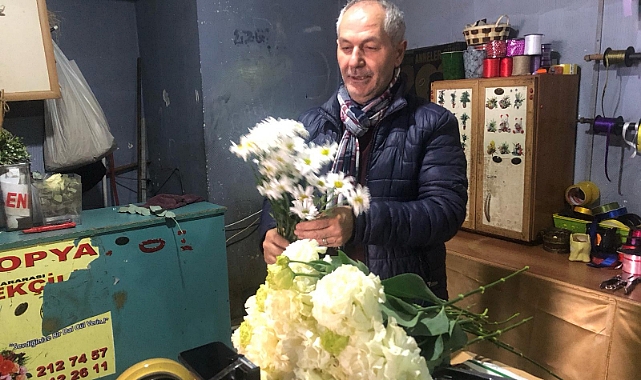 Kars’ta çiçekçiler Sevgililer Günü hazırlıklarını tamamlıyor
