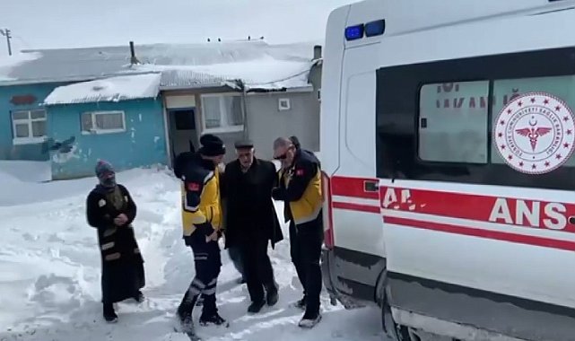 Kars'ta ekipler 68 yaşındaki hasta için seferber oldu