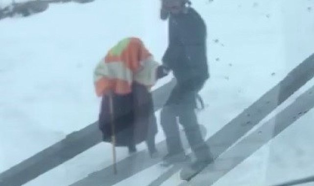 Kars'ta hasta kadın, sağlık ve özel idare ekiplerince kurtarıldı
