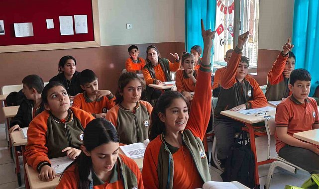 Kaymakam çocuklara bisiklet vadetti: Eğitimde kıyasıya yarış başladı