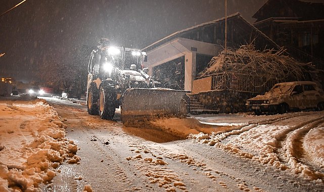 Malatya'da karla mücadele ediliyor