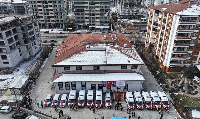 Malatya'ya gönderilen yeni ambulanslara göreve başladı