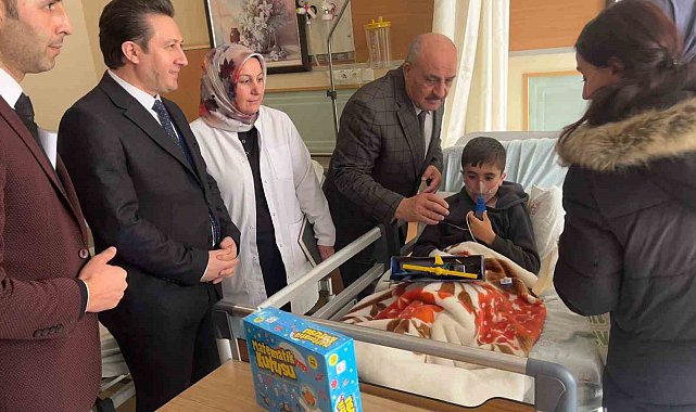 Minik kalplerden yürek ısıtan hareket