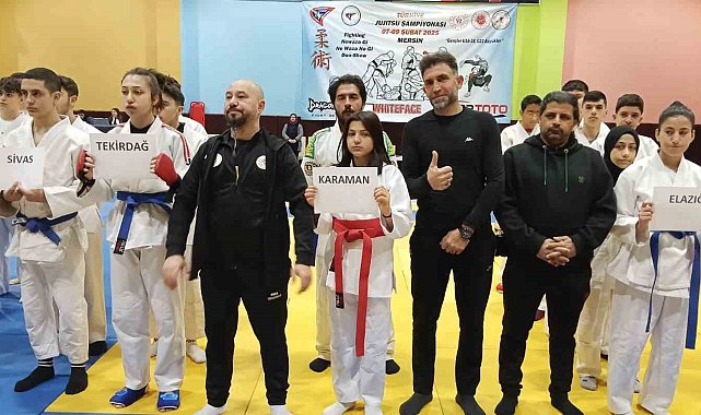 Muay Thai'de Elazığ, madalyaları kaptı