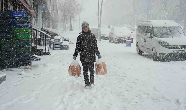 Muş'ta 112 köy yolu ulaşıma kapandı