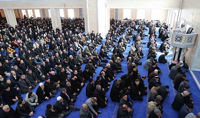 Muş'ta 12 bin kişilik cami ibadete açıldı