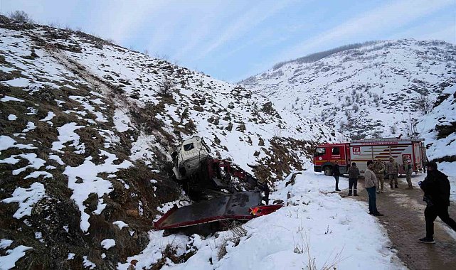 Muş'ta park halindeki vinç 700 metrelik uçurumdan yuvarlandı