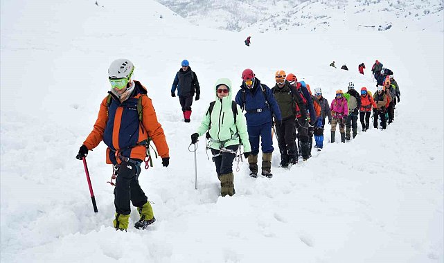 Muş'ta TDF'den zorlu kış dağcılık eğitimi