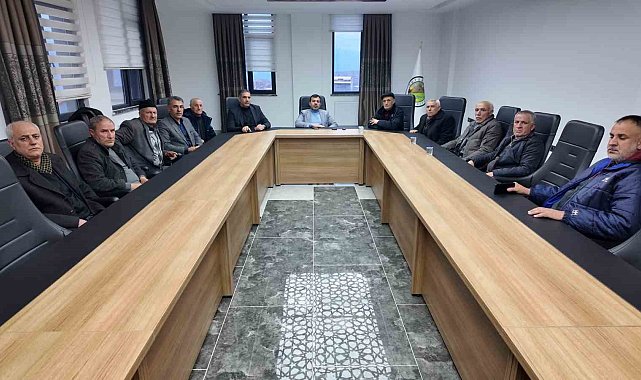 Pütürge Belediye Başkanı Mikail Sülük, vatandaşların taleplerini dinledi