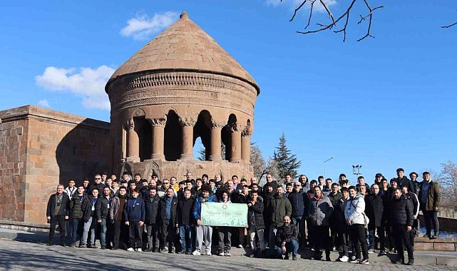 Robot yarışmasında derece alan öğrenciler Ahlat'ta ağırlandı