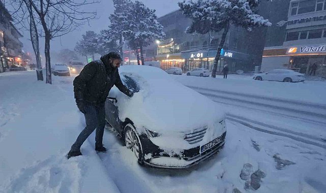 Tatvan'da 25 köy yolu kapandı