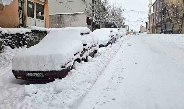 Tunceli&#039;de kar yağışı etkili olmaya başladı
