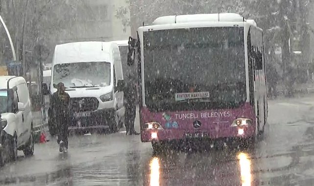 Tunceli'de kar yağışı etkili olmaya başladı