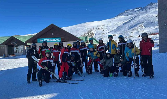 Uluslararası öğrencilerin Konaklı'da kayak keyfi