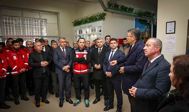 Vali Çelik: "Deprem bilinci, evlatlarımıza erken yaşta verilmeli"