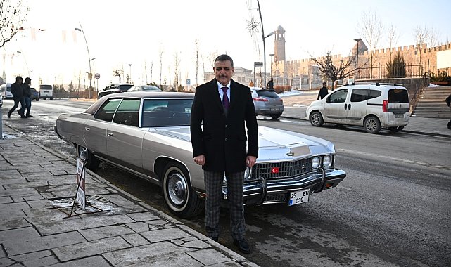 Vali Mustafa Çiftçi, Alparslan Türkeş'in aracıyla şehir turu attı
