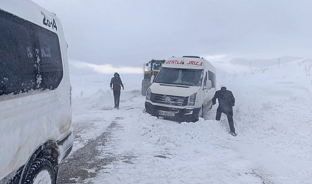 Van'da tipide mahsur kalanlar kurtarıldı