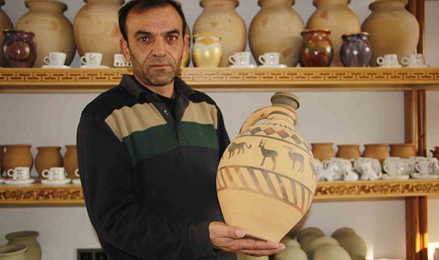 Van'ın son çömlek ustası mesleğini yaşatıyor