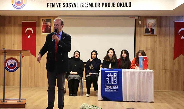 Yusuf Kaplan Erzincan'da öğrencilerle buluştu