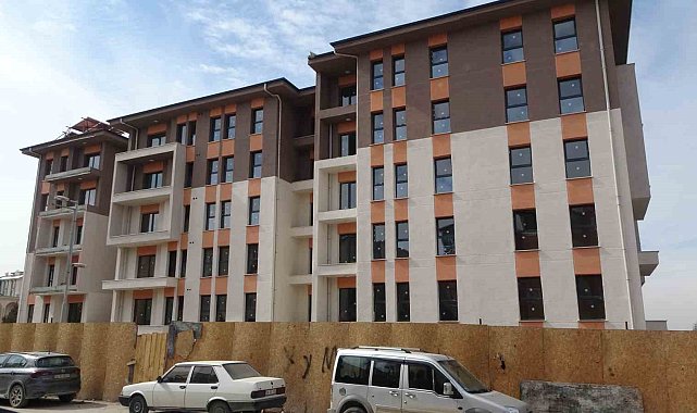 700'den fazla dairenin bulunduğu 'Yeşil Evler'de yeni bir yaşam merkezi inşa edildi