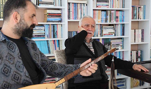 71 yaşında aynı hoyrat aynı tutku, 27 yıl sonra seslendirdiği eser milyonlarca izlendi
