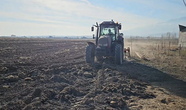 Adilcevaz'da arpa ekimi başladı