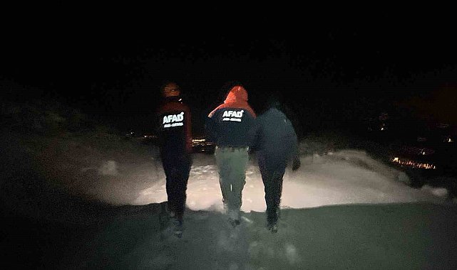 Ağrı Dağı'nda mahsur kalan vatandaşı AFAD ekipleri kurtardı