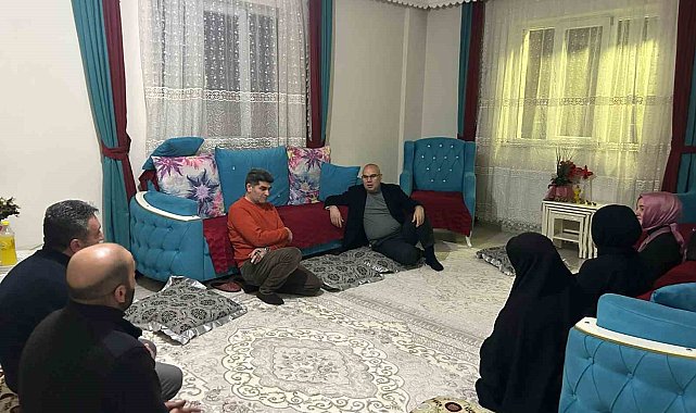 Ağrı Valisi Koç ve eşi, iftarda Tunca ailesinin misafiri oldu