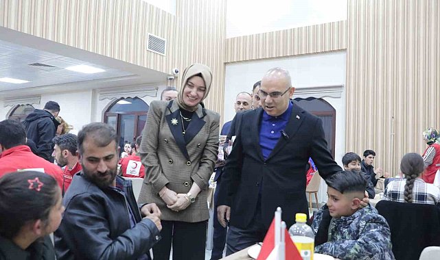 Ağrı Valisi Mustafa Koç, yetim çocuklarla iftar programında bir araya geldi