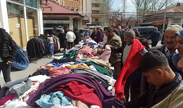 Ahlat'ta bayram öncesi yoğunluğu