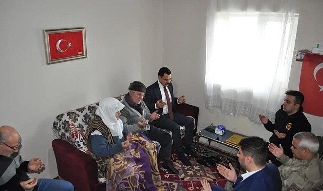 Akyaka Kaymakamı Demirtaş&#039;tan şehit ailesine bayram ziyareti