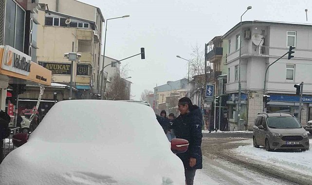 Ardahan'da kar ve soğuk hava etkili oldu