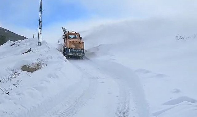 Ardahan'da karla mücadele ekiplerinin 'kapalı yol' seferberliği