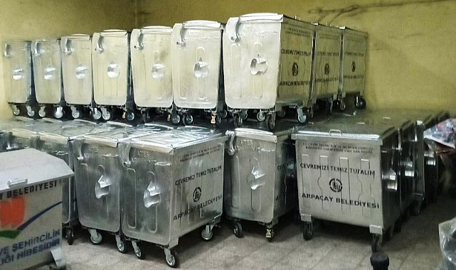 Arpaçay'da çöp konteynırları yenileniyor