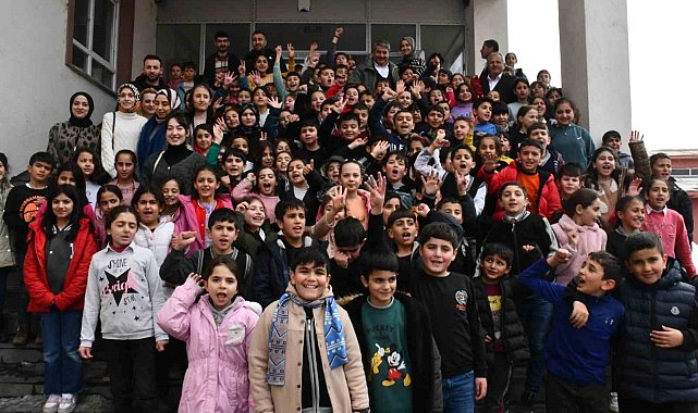 Başkan Taşkın, okul ziyaretinde bulundu