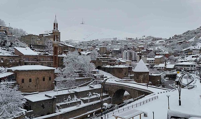 Bitlis'te karla gelen güzellik