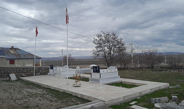 Bulanık'ta Ramazan Bayramı öncesi şehit mezarları temizlendi