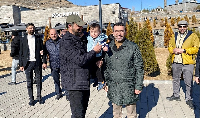 Çalkın'ın vatandaşlarla bir araya gelmesi dikkat çekiyor