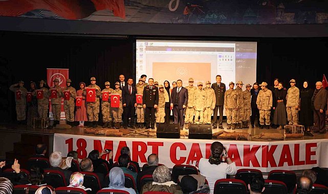 Çocuklardan duygulandıran çanakkale gösterisi