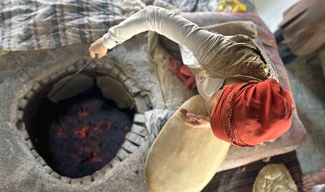 Dağ köyünden çıkıp açtığı fırında tandır ekmeği yaparak patron oldu