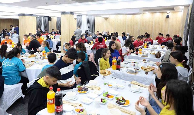 Değer Erzincan Spor Kulüpleri iftar programında bir araya geldi