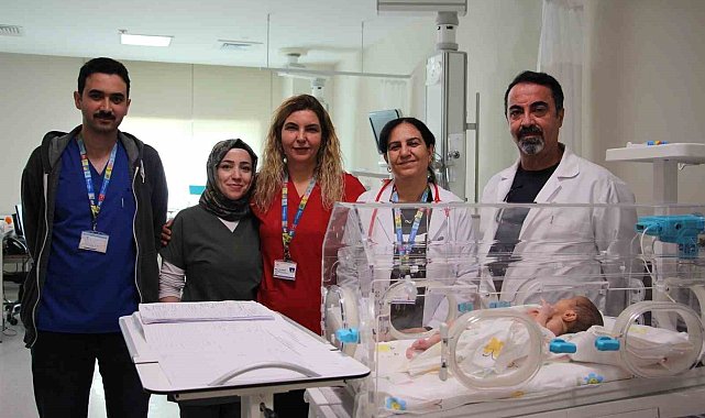Doğuştan bağırsağının bir kısmı olmayan bebek Elazığ'da sağlığına kavuştu