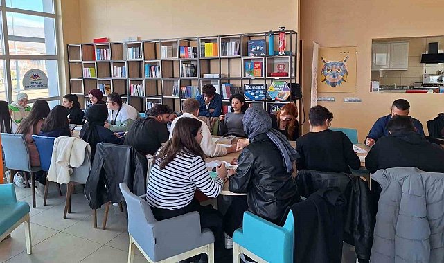 EBYÜ'de sanat terapisi