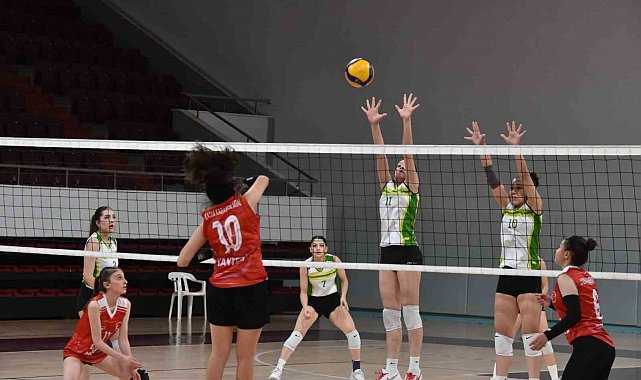 Elazığ'da okul sporlarında birincilik heyecanı