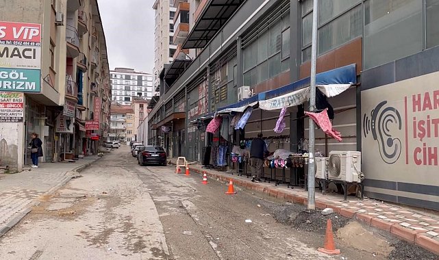 Elazığ&#039;da şiddetli rüzgar etkili oldu