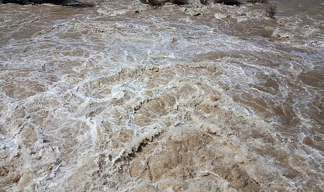 Eriyen kar suları Doğu&#039;daki derelerin, nehirlerin debisini yükseltti