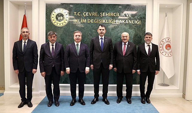 Erzincan heyeti Bakan Kurum'la görüştü