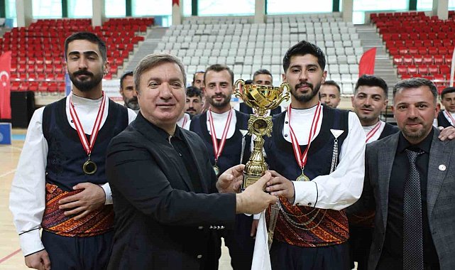 Erzincan'da Halk Oyunları İl Birinciliği müsabakaları yapıldı